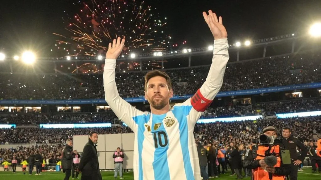 Messi fue citado a la Selección y tendrá su partido de despedida el próximo 6 de octubre en el Monumental