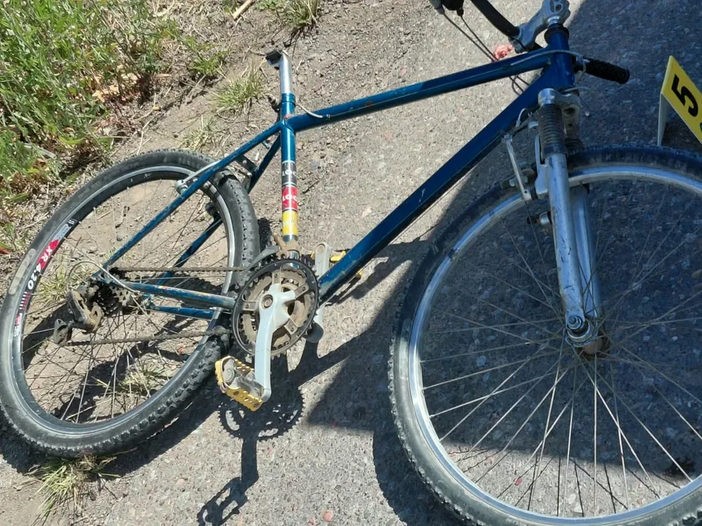 Un adolescente de 13 años murió tras un siniestro vial con un camión municipal en San Martín