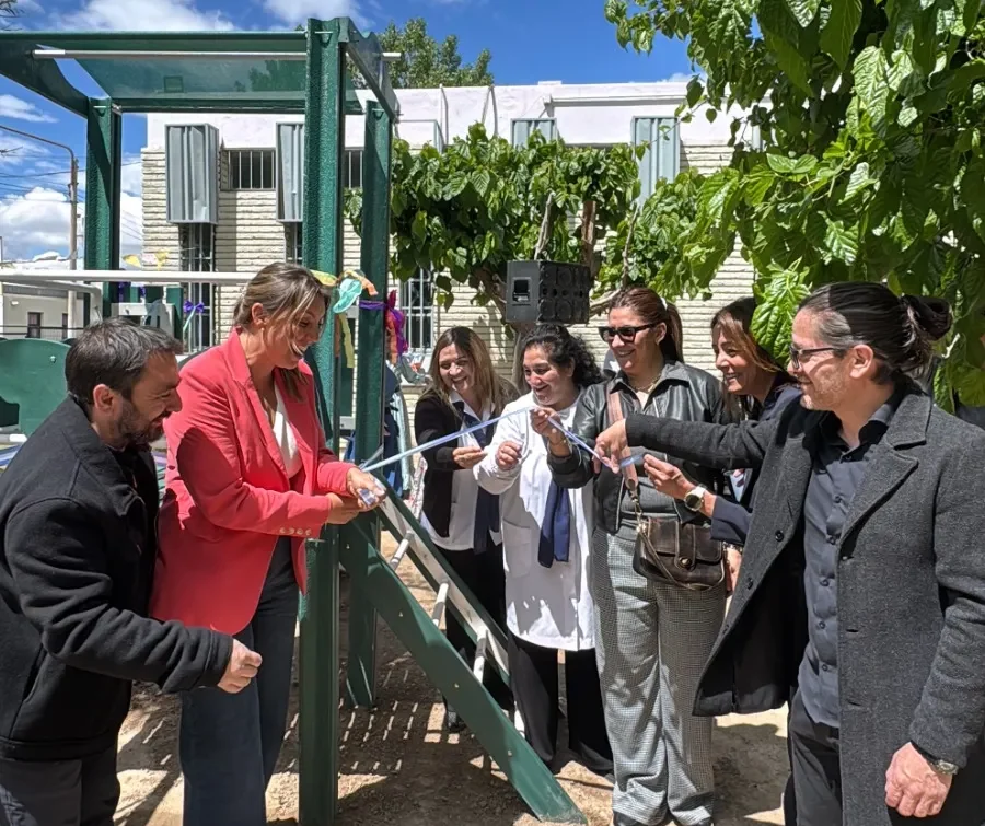 Golden Mining impulsó una iniciativa de reciclaje que transformó residuos en juegos para una escuela de Ullum