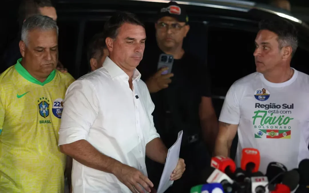 Bolsonaro llegó a Estados Unidos y se reunió con su hermano en Florida: el Gobierno de Trump le dará una visa
