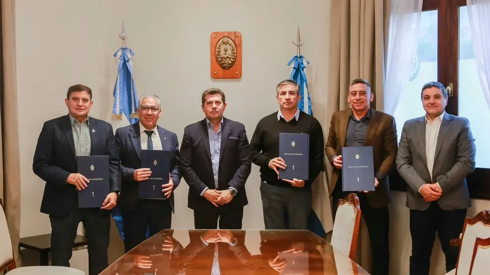 El gobernador Orrego designó al nuevo subjefe de la Policía y confirmó al director de Protección Civil