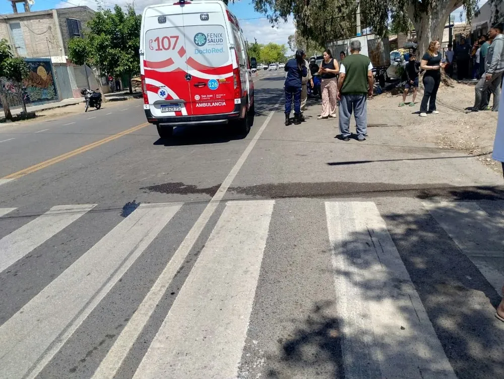 Murió un peatón tras ser atropellado por una moto en Rawson