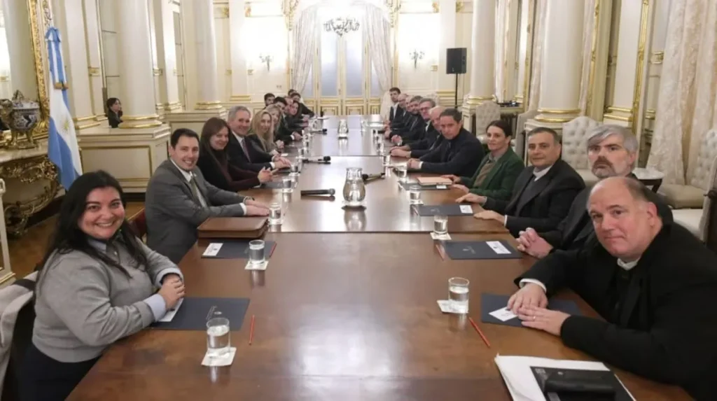 En la previa de la visita del Papa, el Gobierno prevé otra reunión con la Iglesia para acercar posiciones por Discapacidad