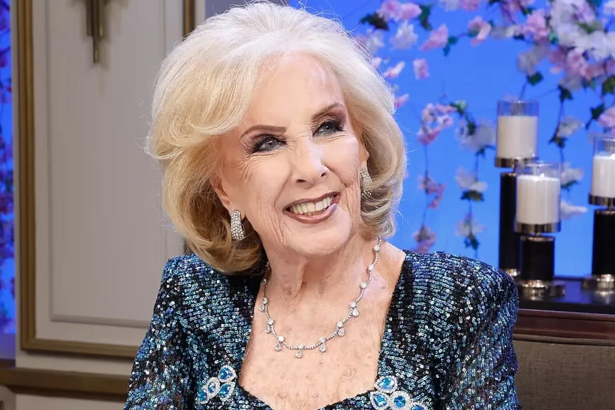 Tras casi tres semanas internada, Mirtha Legrand recibió el alta y continuará su recuperación en su casa